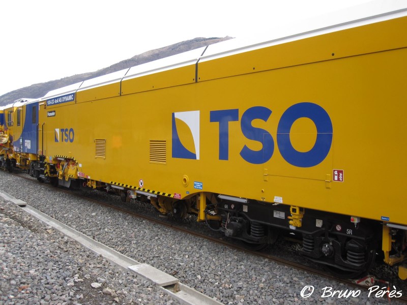 108-2X 4x4-4S Dynamic - 99 87 9 123 005-0 - TSO (54) (light).JPG