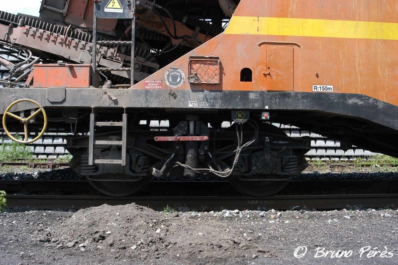Cribleuse SPRO 1000 - 99 87 9 350 510-3 - Colas Rail (42) (light).jpg