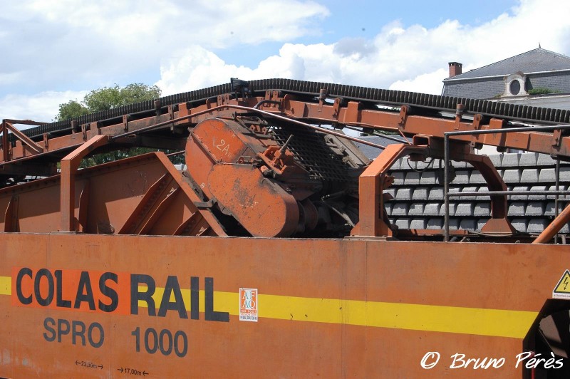 Cribleuse SPRO 1000 - 99 87 9 350 510-3 - Colas Rail (56) (light).jpg
