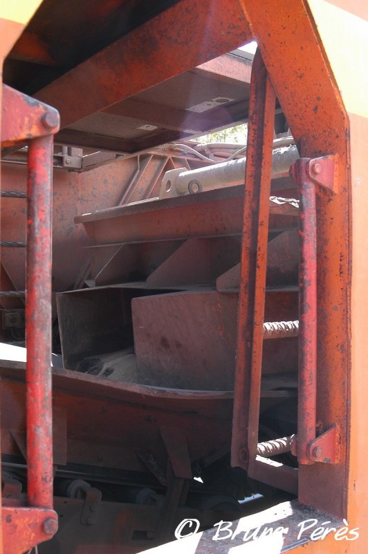 Cribleuse SPRO 1000 - 99 87 9 350 510-3 - Colas Rail (71) (light).jpg