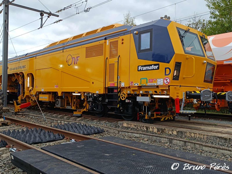 108-4x4-4S Dynamic - 99 87 9 123 006-8 - TVF (1) (light).jpg