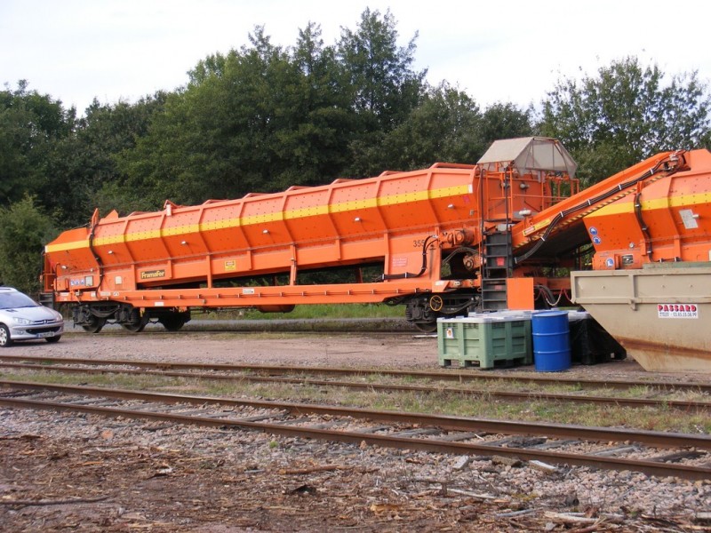 VAD 140 - 99 87 9 352 576 2 - COLAS RAIL (3) (Copier).JPG