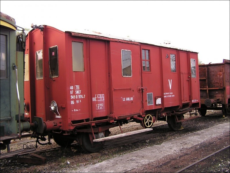 949 0 076-7b).jpg