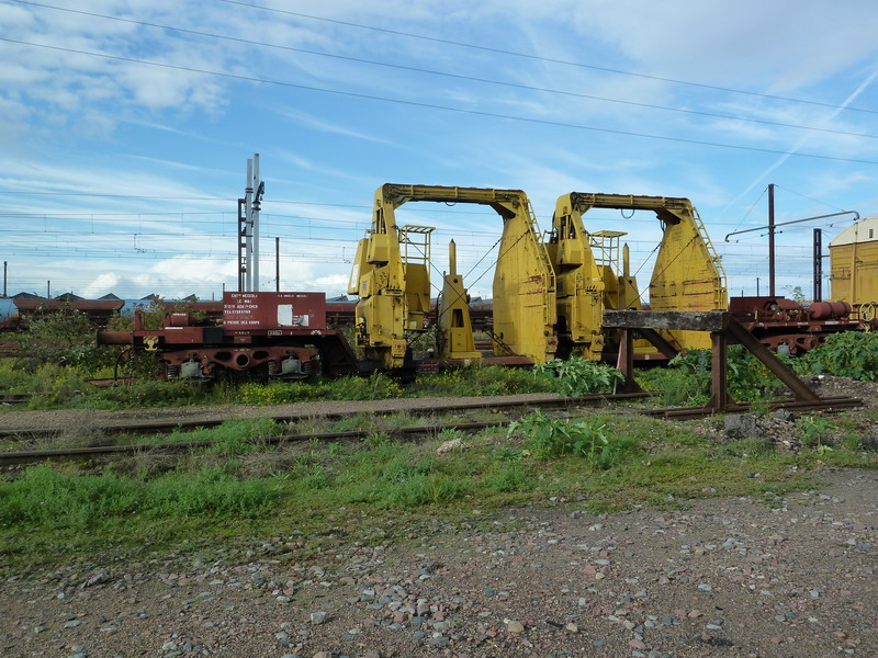 99 87 9 359 512-0 (2013-10-20 St Pierre des Corps) Wagon surbaissé porte Portique Meccoli (1).jpg