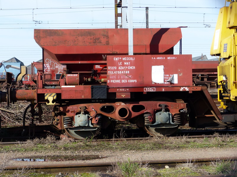 99 87 9 359 512-0 (2014-02-17 St Pierre des Corps) Wagon surbaissé porte Portique Meccoli (3).JPG