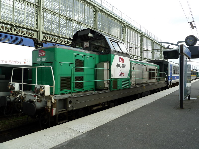 69484 (2014-02-18 gare de Tours)  Chinon-Tours V.K.jpg