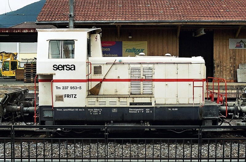 20060708sa-grenchen-nord-granges-nord-locotracteur-tm237-953-5fritz-sersa-vt07-2006-iv-06retoucheauto-recadre900.jpg (255.09 Kio) Vu 545 fois 20060708sa-grenchen-nord-granges-nord-locotracteur-tm237-953-5fritz-sersa-vt07-2006-iv-06retoucheauto-recadre900.jpg