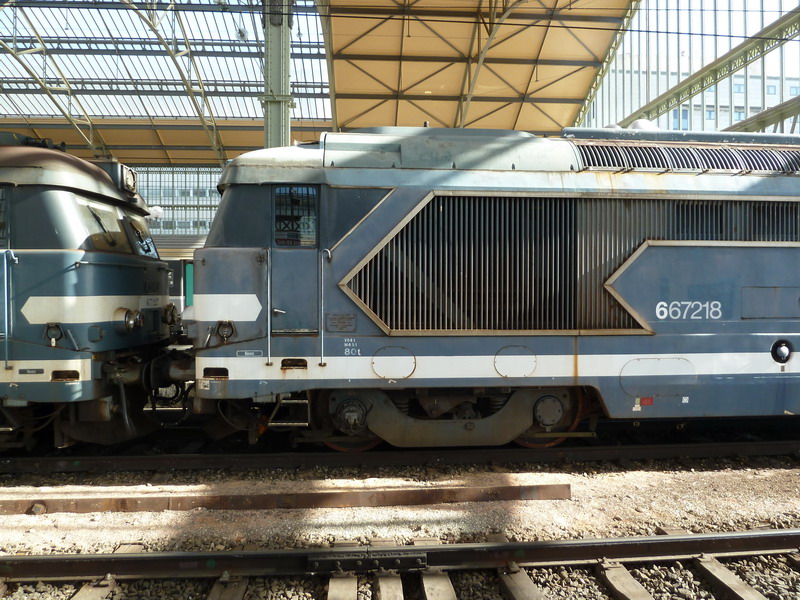 667218 + 667227 en tête +TGV A N°367 HS Voie E (2).jpg