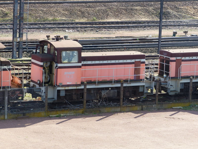 Y.7412 (2014-03-05 Dépôt de St Pierre des Corps) Livrée Arzens HS (2).jpg