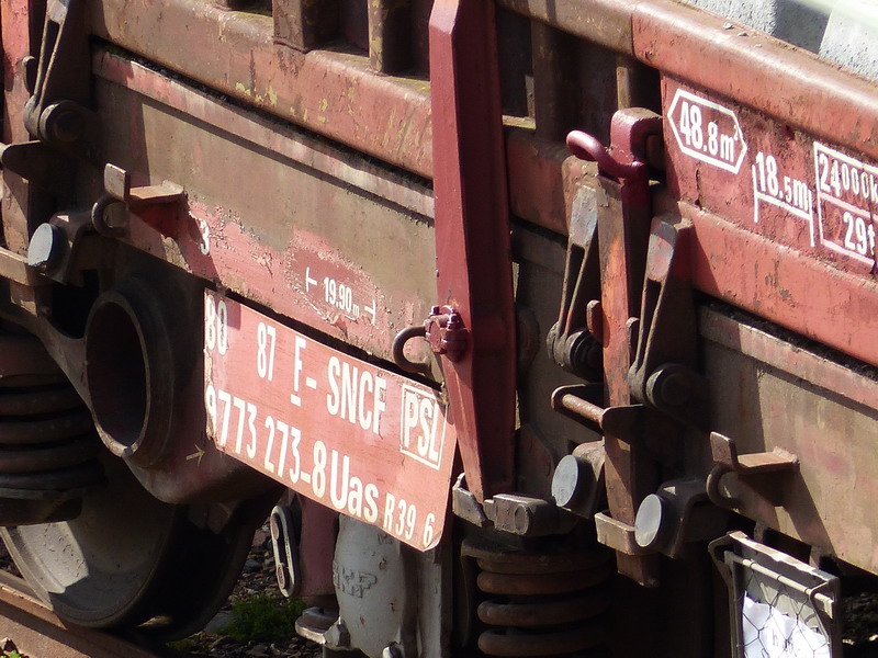 80 87 977 3 273-8 Uas R39 6 (2014-03-25 St Pierre des Corps) (2).jpg