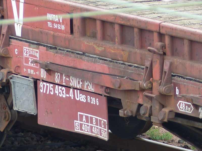 80 87 977 5 453-4 Uas R39 6 F SNCF-PSL (2014-04-04 St Pierre des Corps) (2).jpg