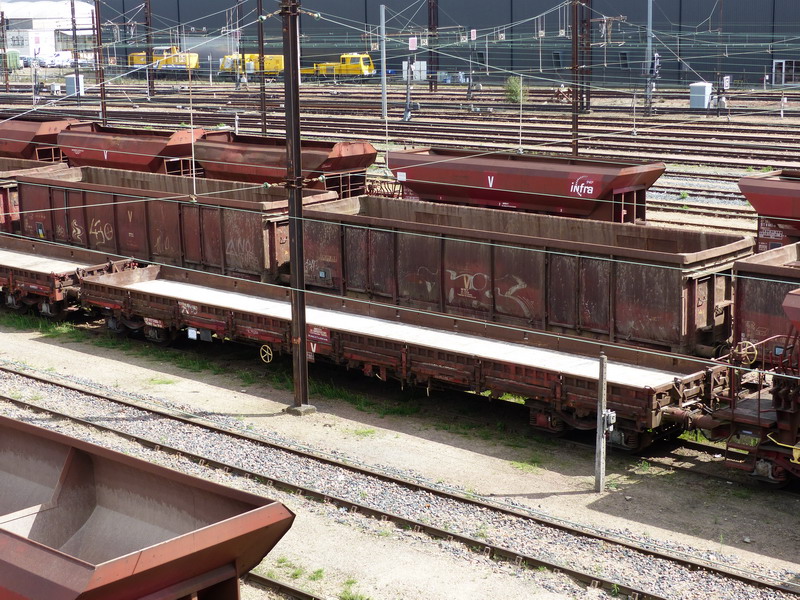 80 87 977 3 834-7 Uas R39 6 SNCF-PSL (2014-04-08 St Pierre des Corps) (1).jpg