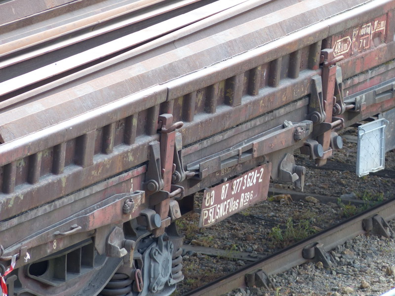 80 87 977 3 624-2 Uas R39 6 SNCF-PSL (2014-04-18 St Pierre des Corps) (2).jpg