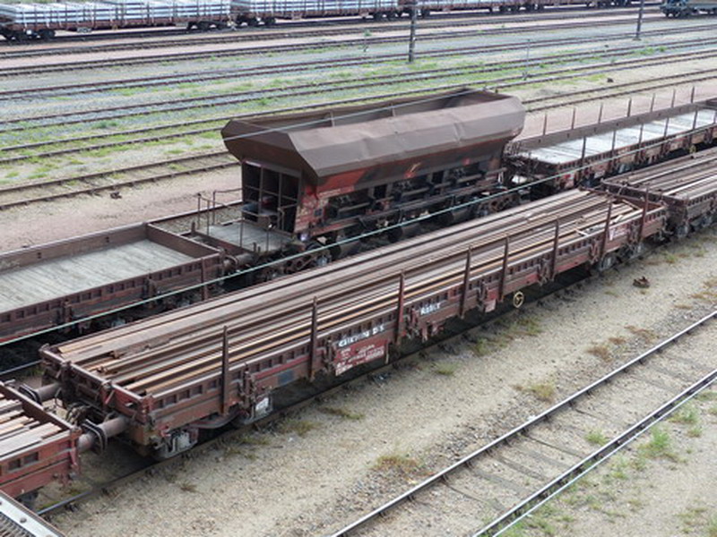 80 87 977 5 886-5 Uas R39 6 SNCF-PSL (2014-04-18 St Pierre des Corps) (1).jpg