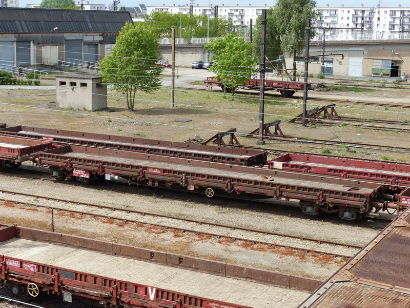 80 87 978 3 115-9 Uas R39 6 SNCF-PSL (2014-04-23 St Pierre des Corps) (1).jpg