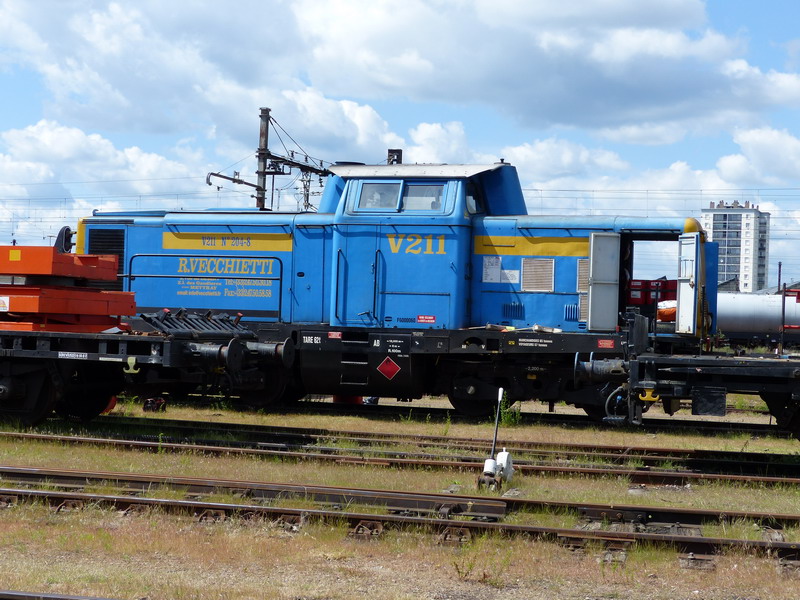 V211 N0204-8 - 99 87 9 182 579-2 (2014-05-14 St Pierre des Corps) (3).jpg