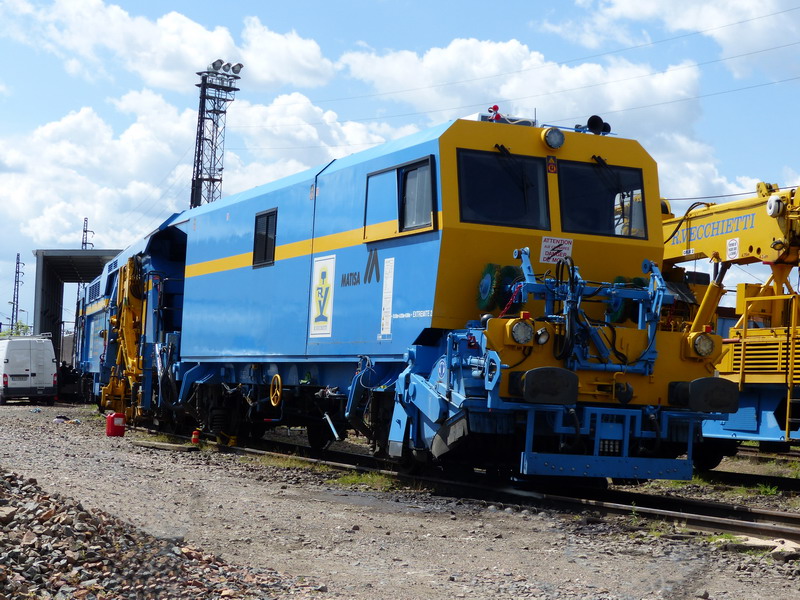 99 87 9 124 539-7 Type B 66 UC (2014-05-14 St Pierre des Corps) Bourreuse Vecchietti (1).jpg