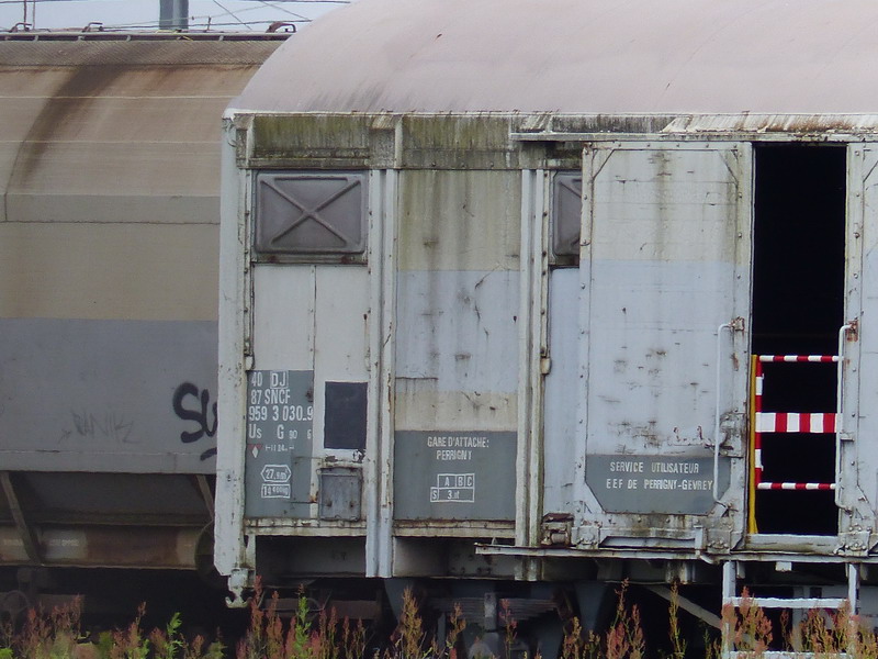 40 87 959 3 030-9 Us G90 6 SNCF-DJ (2014-05-25 St Pierre des Corps) (3).jpg