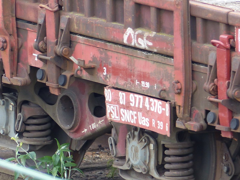 80 87 977 4 376-8 Uas R39 6 SNCF-PSL (2014-05-03 St Pierre des Corps) (2).jpg