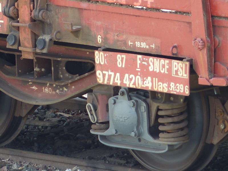 80 87 977 4 420-4 Uas R39 6 F SNCF-PSL (2014-06-15 St Pierre des Corps) (2).jpg