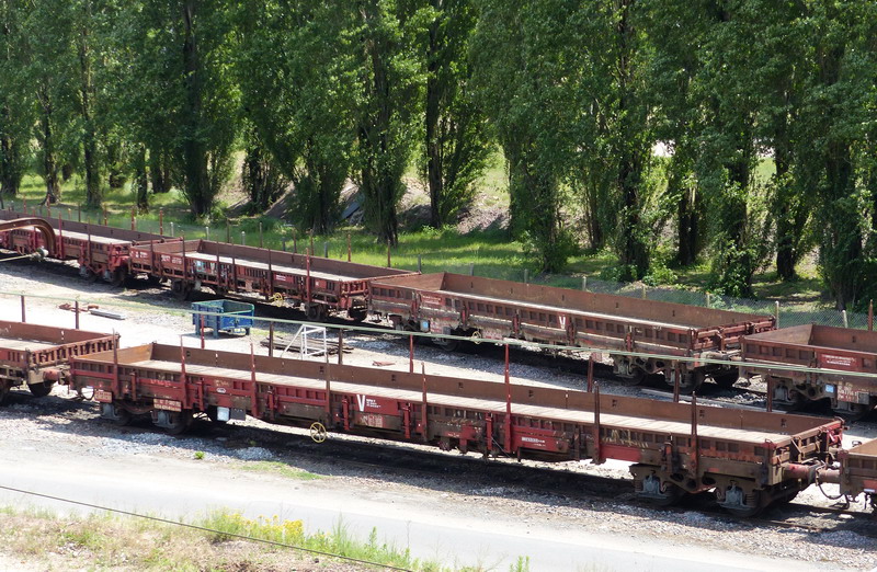 80 87 977 4 420-4 Uas R39 6 F SNCF-PSL (2014-06-15 St Pierre des Corps) (1).jpg