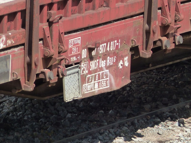 80 87 977 4 817-1 Uas R39 6 SNCF-PSL (2014-05-03 St Pierre des Corps) (2).jpg