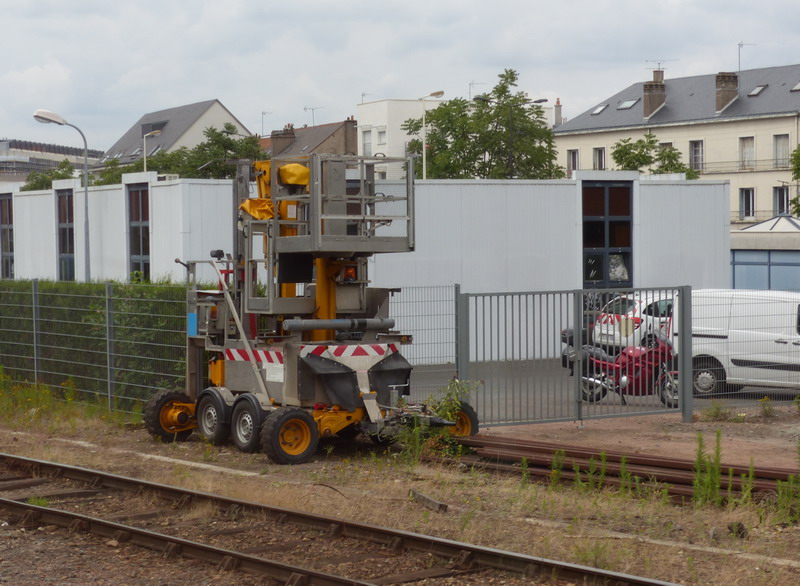 4'Axe 06.83.xxx SNCF-TR 61 (2014-07-09 Tours) (1).jpg