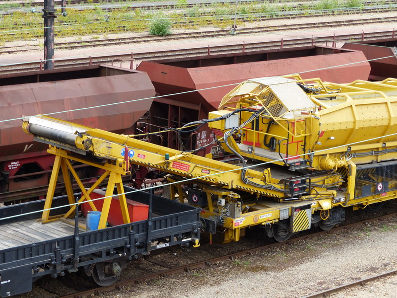 99 87 9 383 889-2 K50 Meccoli (2014-07-22 St Pierre des Corps) + VAB 140 N°357 (5).jpg