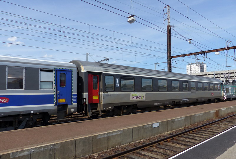 63 87 99 72 011-2 S (2014-08-05 gare de SPC) (2).jpg