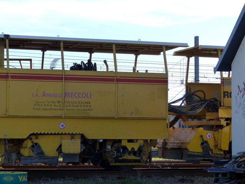 99 87 9 125 508-1 Type RGT 45 2B Dynamic N°317 Meccoli (2014-10-26 Infrapôle LGV de SPDC) (5).jpg