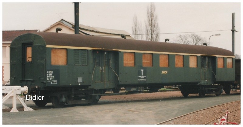 97917099UasH580ET95.jpg