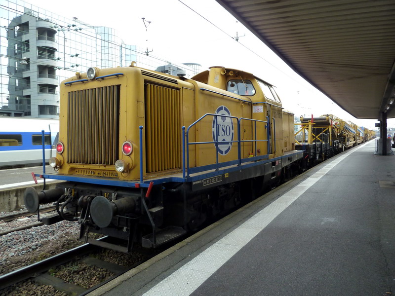 99 87 9 182 611-3 (2015-01-27 gare de Tours) V212 n°182 611 TSO (1).jpg