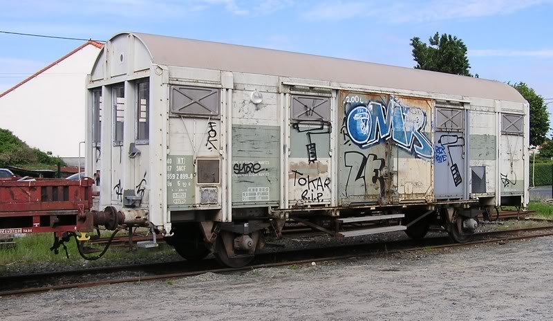 9592899-8.jpg