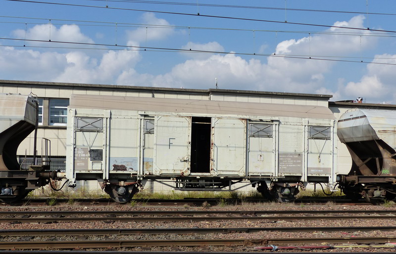 40 87 959 2 980-6 Us G90 6 SNCF-TR (2014-09-30 gare de SPDC) (2).jpg