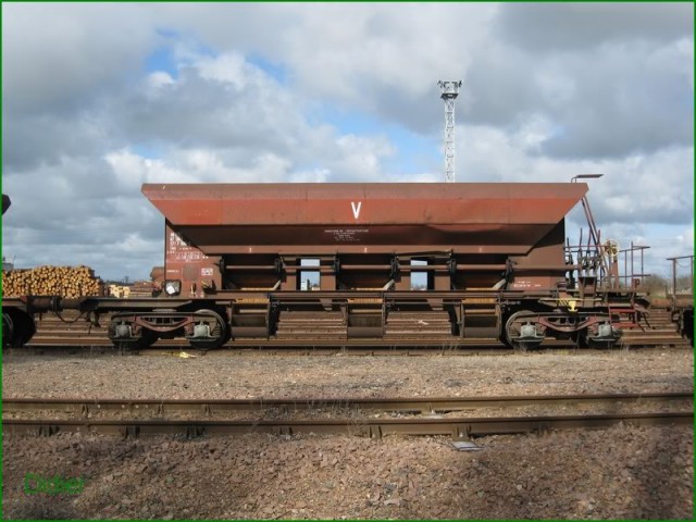 9777900-2.jpg