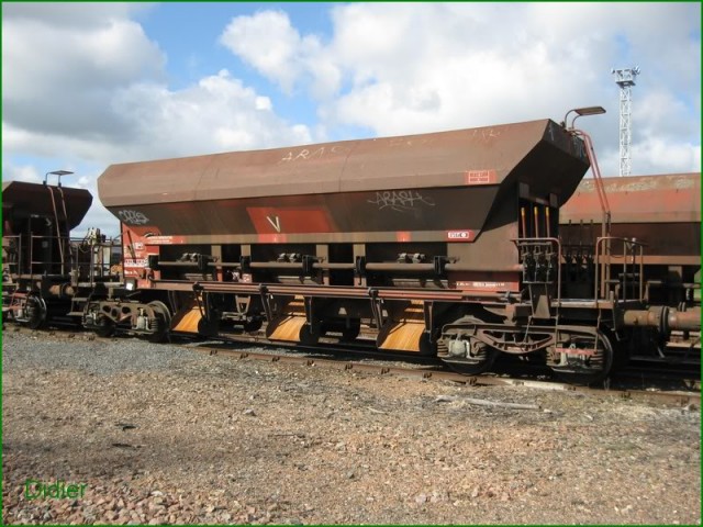 9779676-6U.jpg