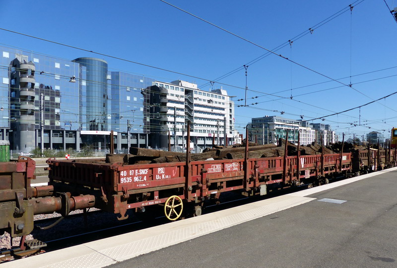 40 87 953 5 962-4 Us K39 1 F SNCF-PSL (2015-04-08 Tours) (1).jpg