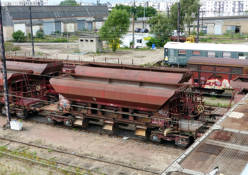 80 87 977 8 505-8 Uas D12 6 SNCF-PSL (2014-08-27 SPDC) (2).jpg