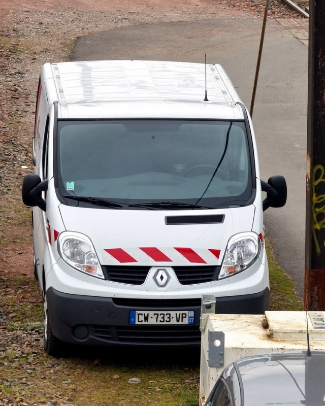 Renault Trafic dci 115 extra CW-733-VP (2015-04-16 Tours) (3).jpg