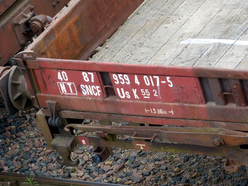 40 87 959 4 017-5 Us K55 2 SNCF-NT (2015-04-16 SPDC) Rame lourde Clermont-Fd (2).jpg