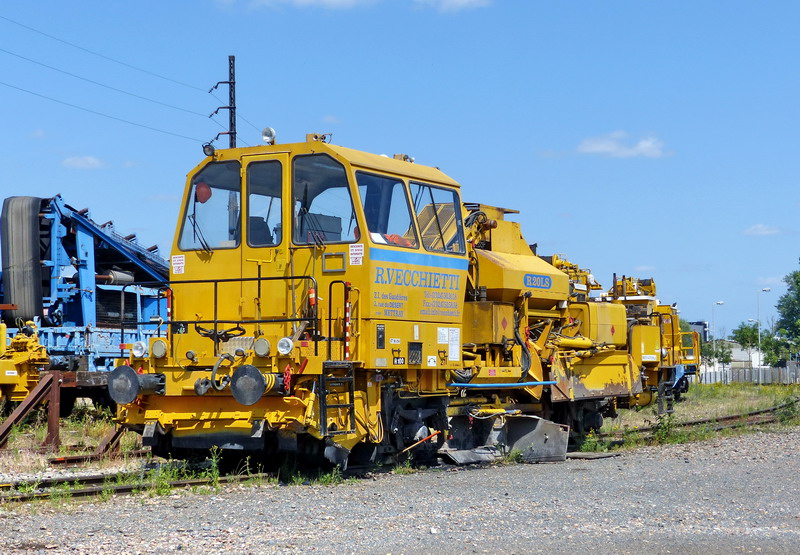 99 87 9 425 509-6 (2015-06-06 SPDC) R 20 LSF (6).jpg