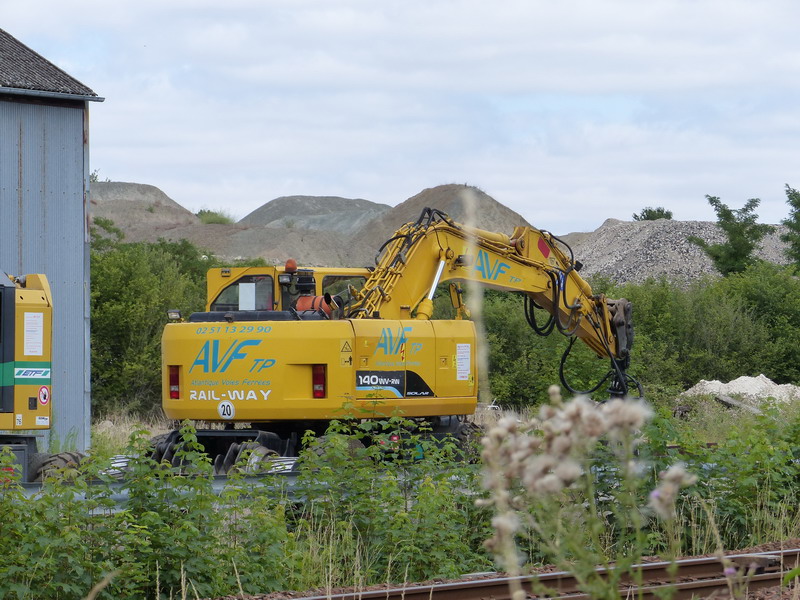 DOOSAN 140 WV-RW Solar (2015-07-14 gare de Neuillè Pont-Pierre) AVT TP (10).jpg