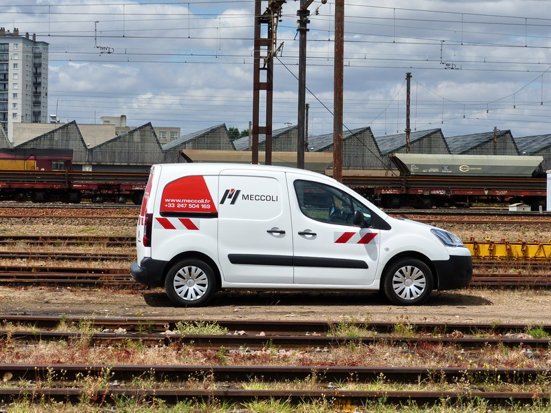 Citroën Berlingo DG-267-XF (2015-07-29 SPDC) (2).jpg