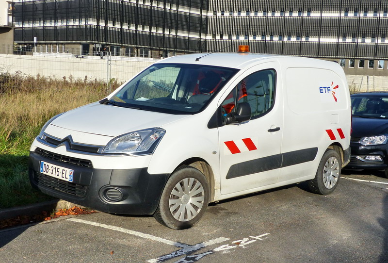 Citroën Berlingo DB-315-EL (2015-11-07 SDC) (1).jpg