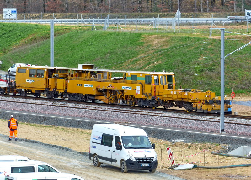 (7) 99 87 9 222 504-2 AC-09 F - ETF.jpg