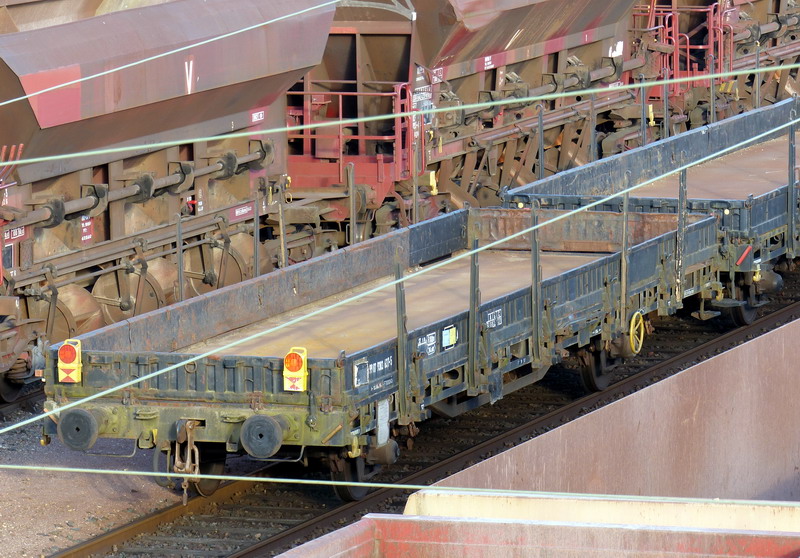 99 87 9 383 637-5 K50 (2015-12-06 SPDC) Colas Rail (1).jpg