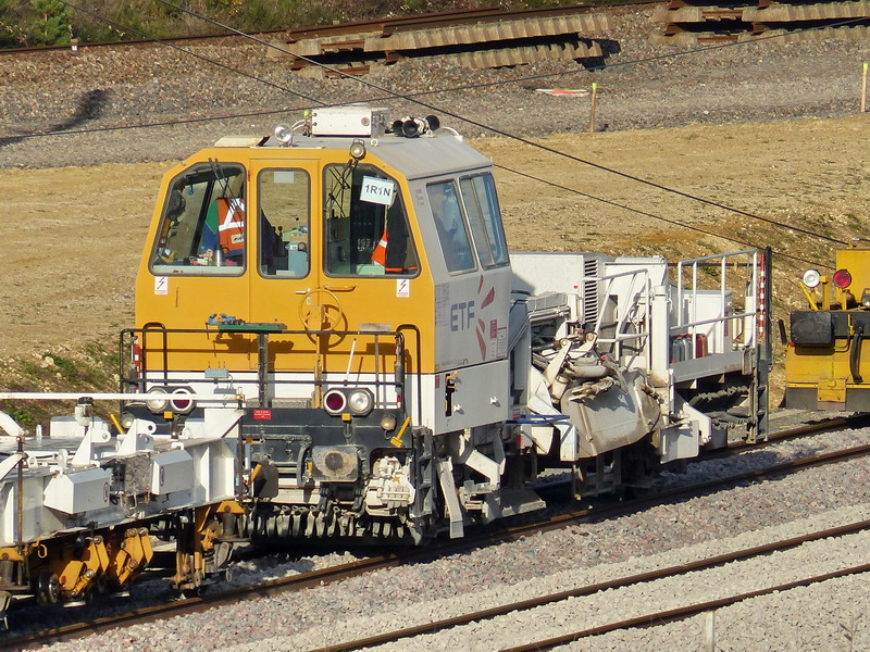 (12) 99 87 9 425 503-3 SSP 103  ETF.jpg