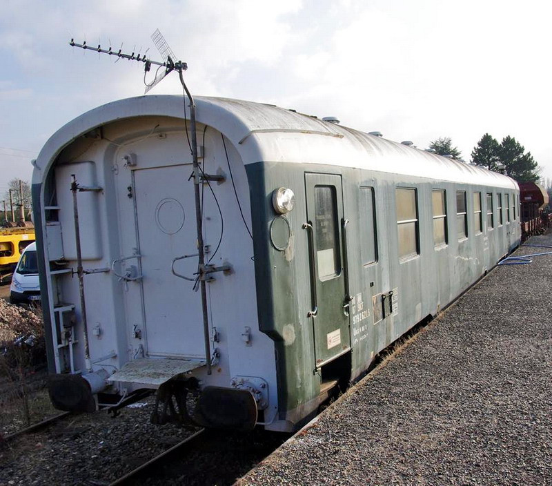 80 87 979 2 621-5 Uas H80 0 SNCF-AM (2013-02-20 gare de Tergnier) + 08-16 GS - 99 87 9 222 012-6 SNCF-AM (1).jpg