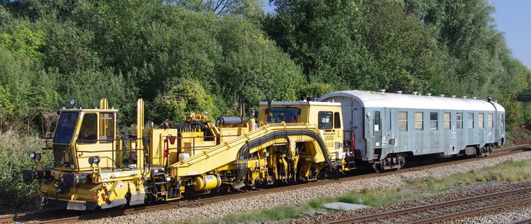 80 87 979 2 621-5 Uas H80 0 SNCF-AM (2014-10-03 Pont de Bray, Jussy 02) + 08-16 GS - 99 87 9 222 012-6 SNCF-AM (1).jpg