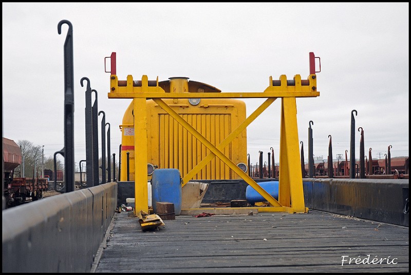 99 87 938 3 631-8 Tours-StGenouph03 050211-border.jpg